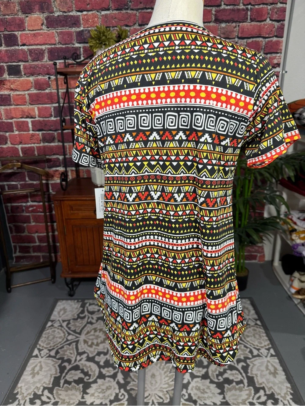 LuLaRoe Classic Tee Size Medium Short Sleeve Top New With Tags